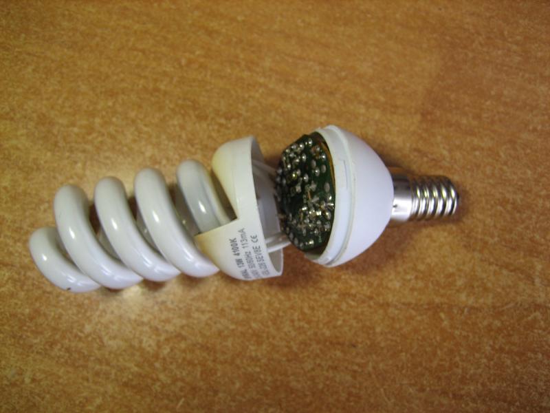 Надо ли браться за ремонт энергосберегающей лампы?
